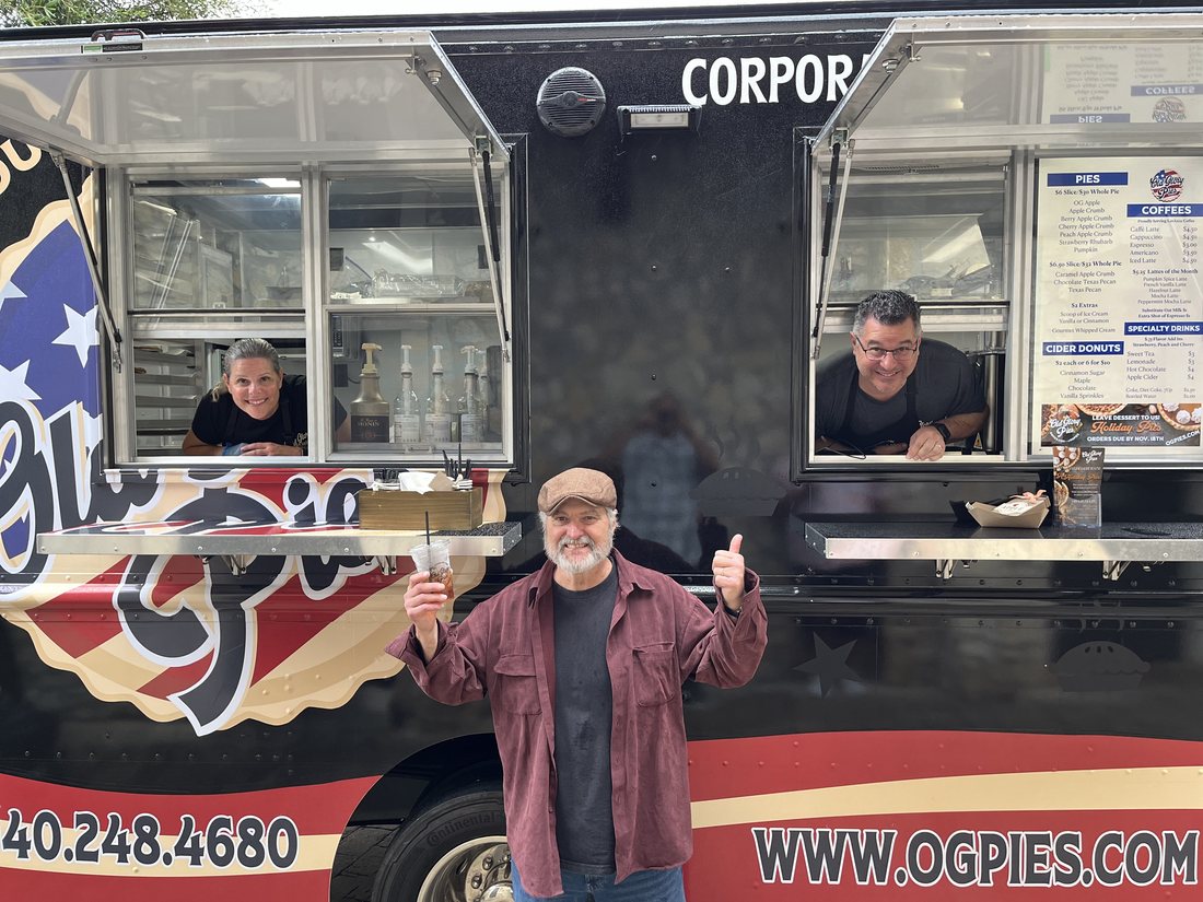 Neighbors at the Old Glory Pies truck